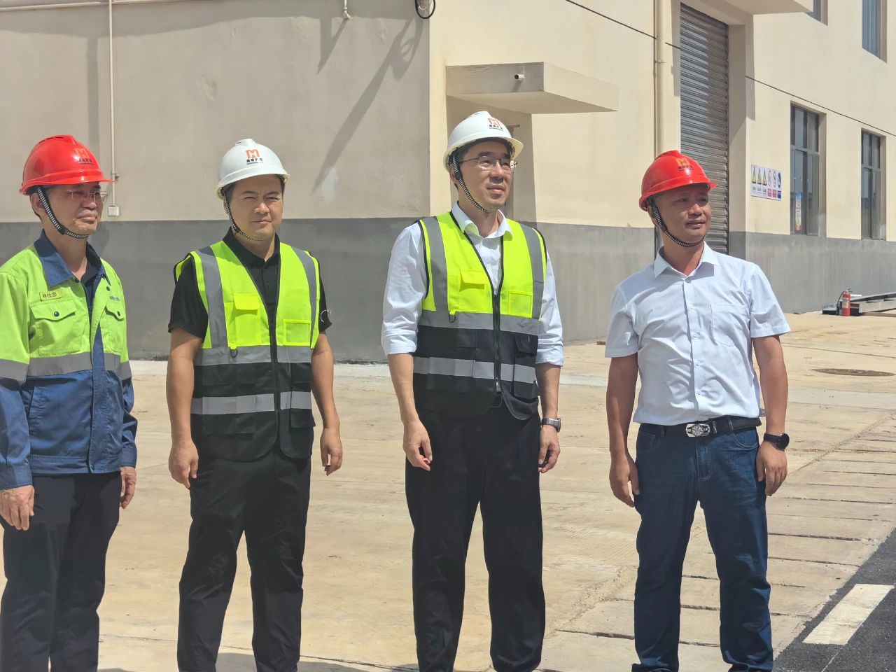 海南礦業總裁滕磊調研海南星之海新材料公司